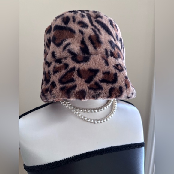 FUZZY Hat!
Beautiful - Picture 2 of 7